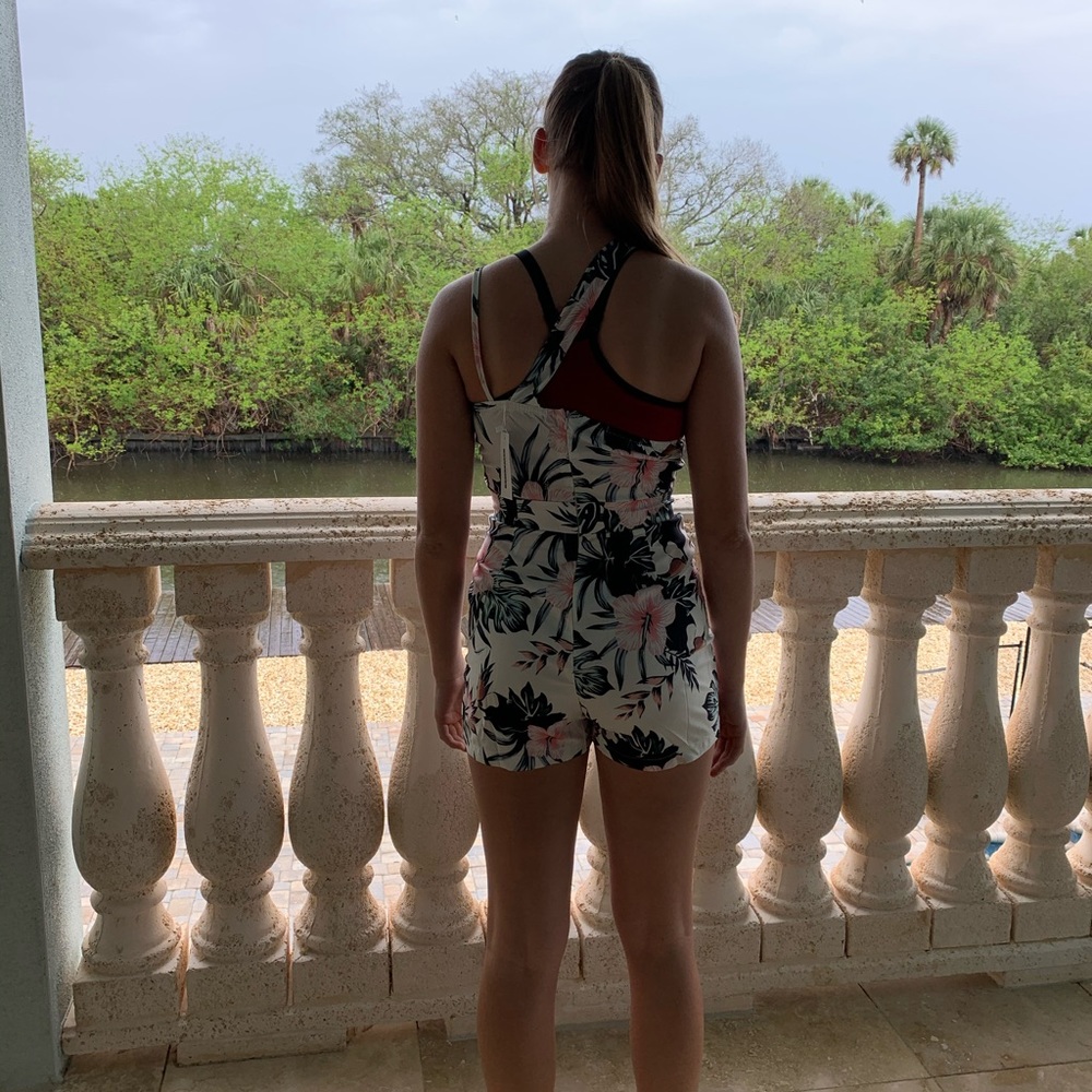Small Romper - Picture 2 of 6
